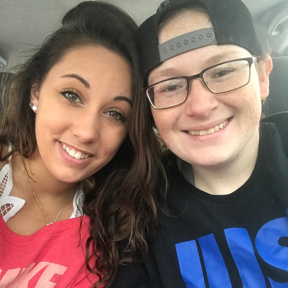 Meet your Posher, Cheyenne - Picture 1 of 2